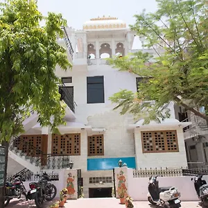 Oyo 14118 Kalika Palace Hotel